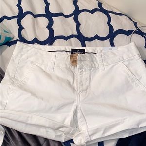 American Eagle Midi white shorts